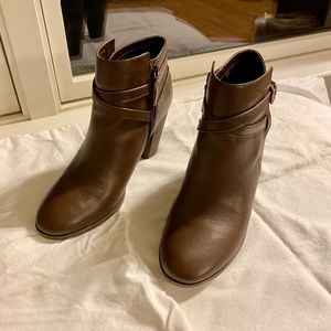 Cole Haan Women's Leather Ankle Boots in brown like new size 7.5 B